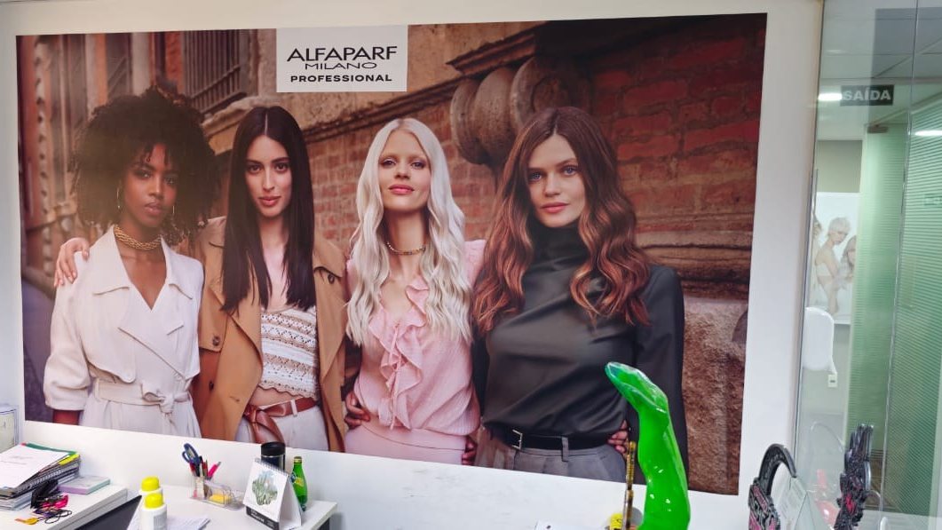 Alfaparf Milano: Painel de parede em salão