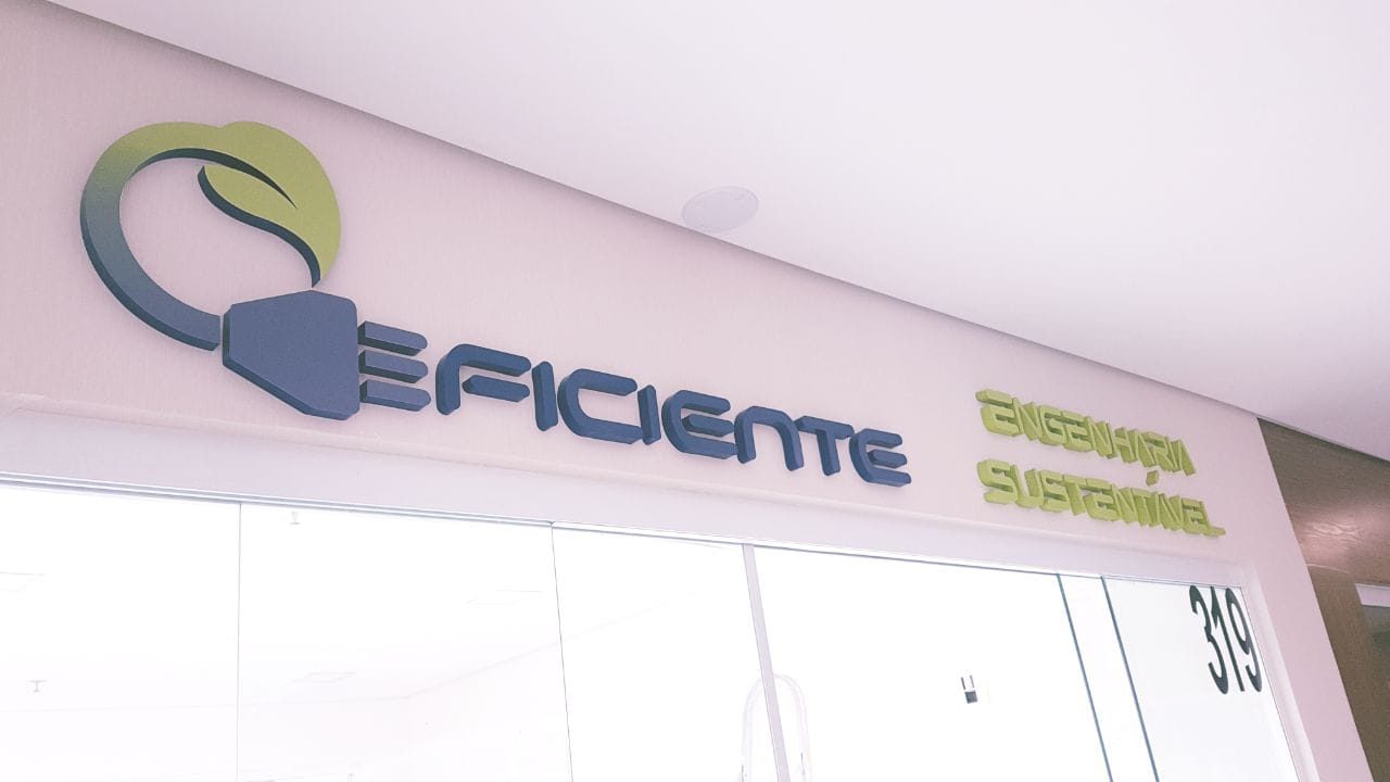 Eficiente Engenharia: Fachada de sala comercial