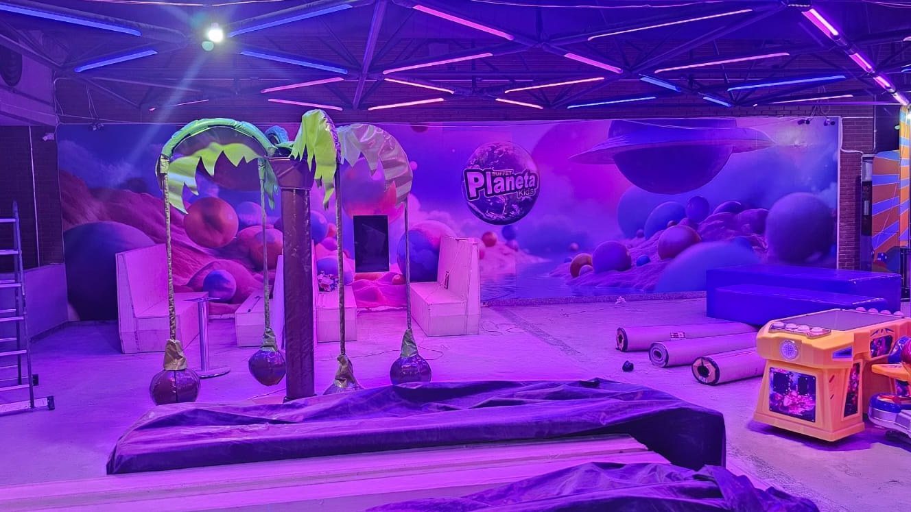 Buffet Planeta Kids: Ambientação completa impressa