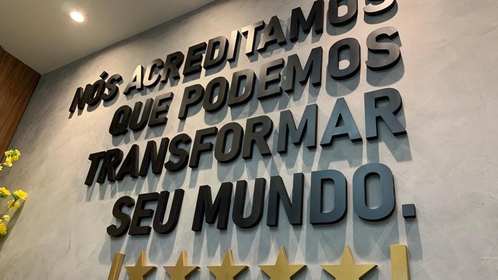 Frase de parede: Recepção corporativa